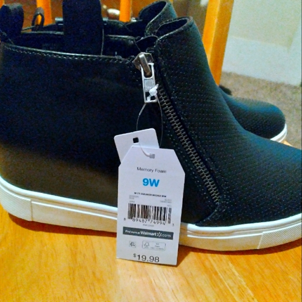 Memory foam shoes with zipper